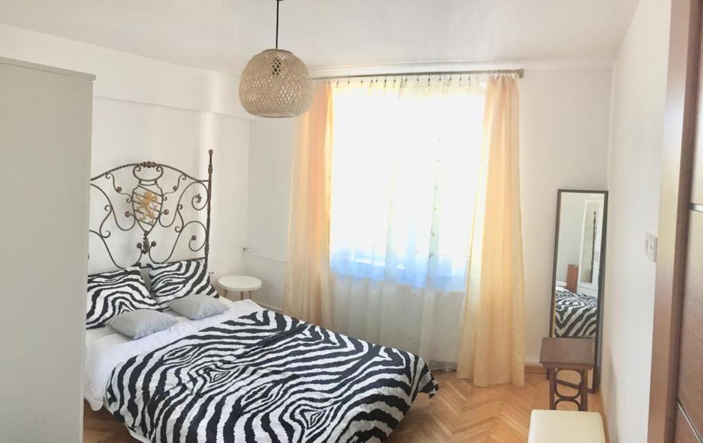 Old Town English Park Residence Крайова Экстерьер фото